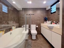 Blk 58 Strathmore Avenue (Queenstown), HDB 5 Rooms #580303411